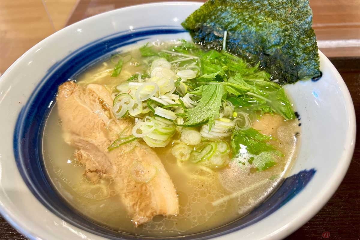 新東名「NEOPASA駿河湾沼津」でいただく「麺屋 道神」の「塩ラーメン」(850円)