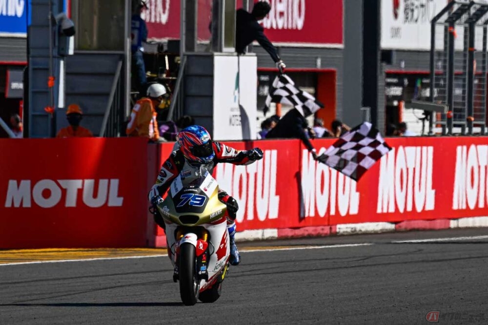 Motogp第16戦日本gp Moto2小椋藍選手快挙 日本人ライダーとして日本で16年ぶりの優勝を飾る バイクのニュース Motogp第16戦日本gp Moto2小椋藍選手快挙 日本人ライダーとして日本で16年ぶりの優勝を飾る バイクのニュース