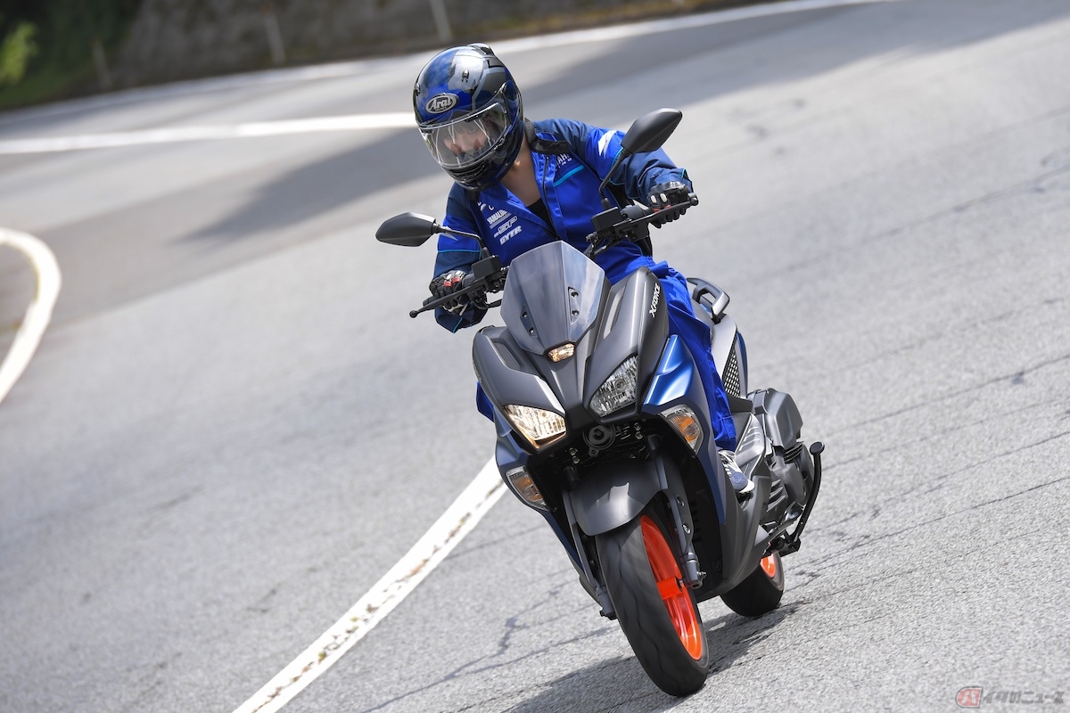 ホイールベースが短くて車体も軽いので、小回りなんかも楽々できる