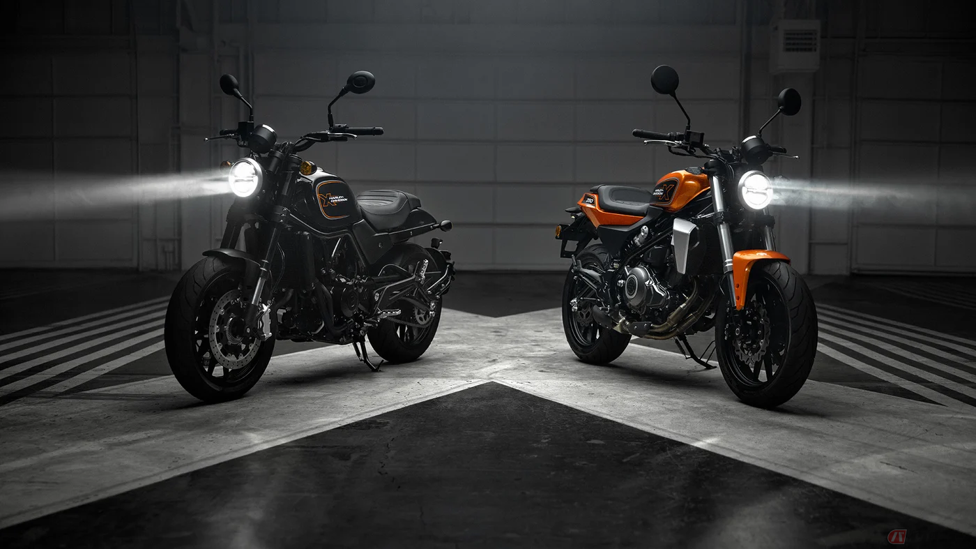 ハーレーダビッドソン「X300」(右)と「X500」(左)