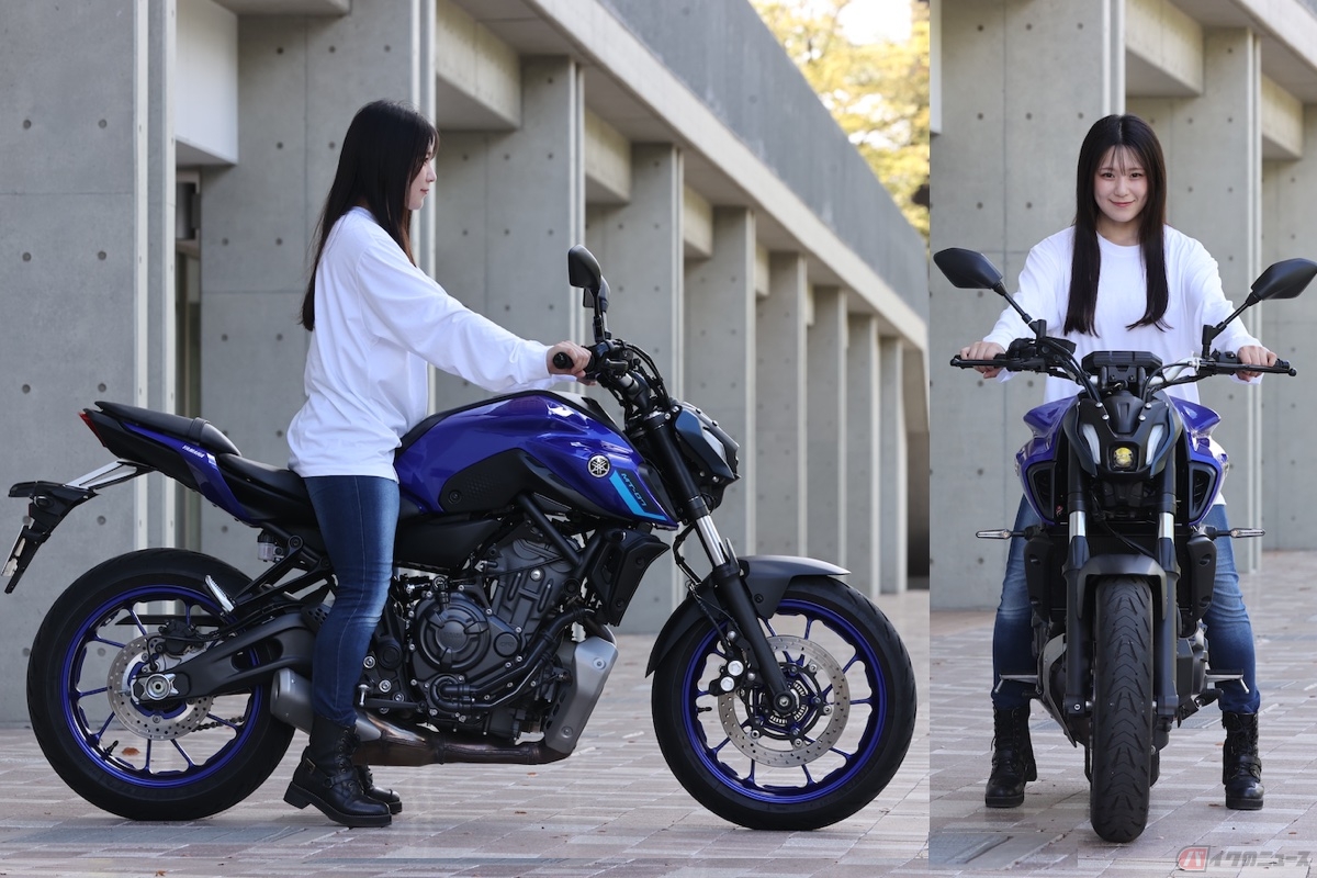 シート高は805mm、身長158cmのわたしの足付き性は、タンクとシート部分がくびれているから足をスッと下に降ろせて安定して足が着地できた