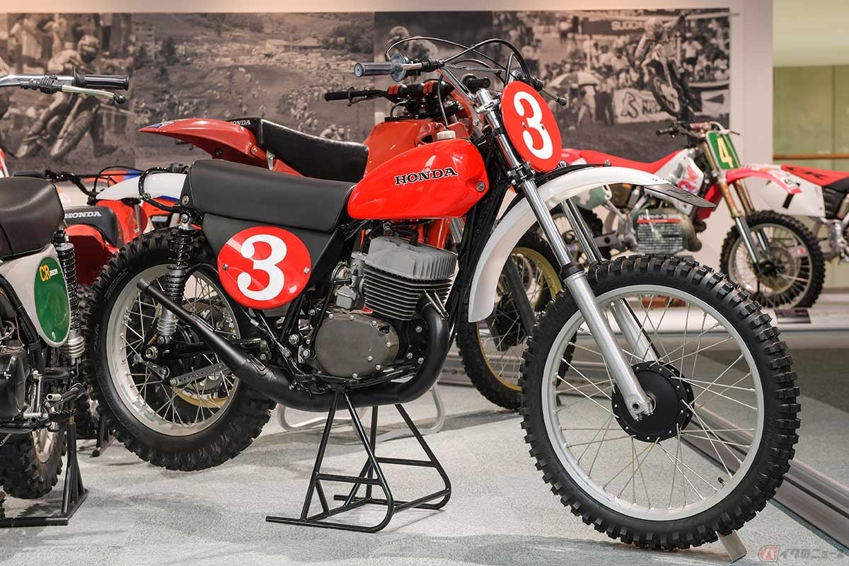 2ストロークエンジンを搭載するホンダ初のモトクロス専用マシン「RC335C」(1972年)。「335」は開発記号で正規名称は「RC250M」となる