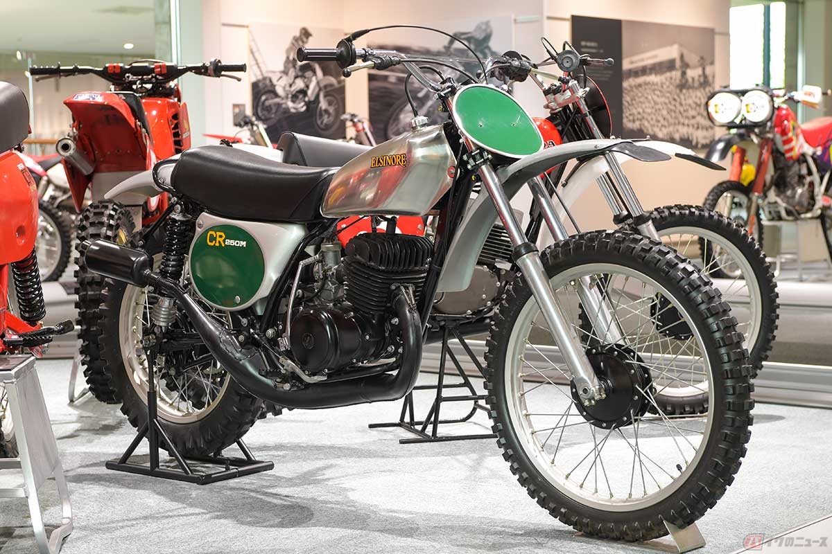 「RC335C(RC250M)」の技術がフィードバックされた市販のモトクロス専用モデル「ELSINORE CR250M」