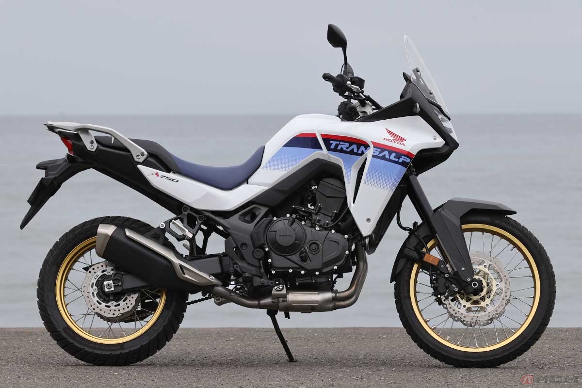 ホンダ「XL750 TRANSALP」は、フロントフォークのストロークが200mm、リアのアクスルトラベルが190mmとなっている