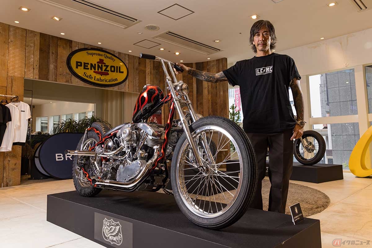 今回の“CUSTOM WORLD JAPAN”に初登場したのが京都のラックモーターサイクルの杉原雅之氏。レッドホットチリペッパーズのメンバー、Fleaからバイク製作を依頼されたことで知られるのはもちろん、米国や東南アジアのショーにもゲストで招かれる人気カスタムビルダーです（撮影：マツモトカズオ）