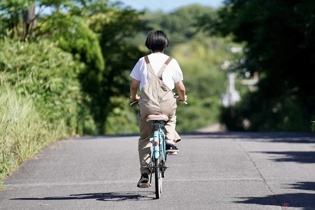 自転車がまっすぐ進む理由とは?