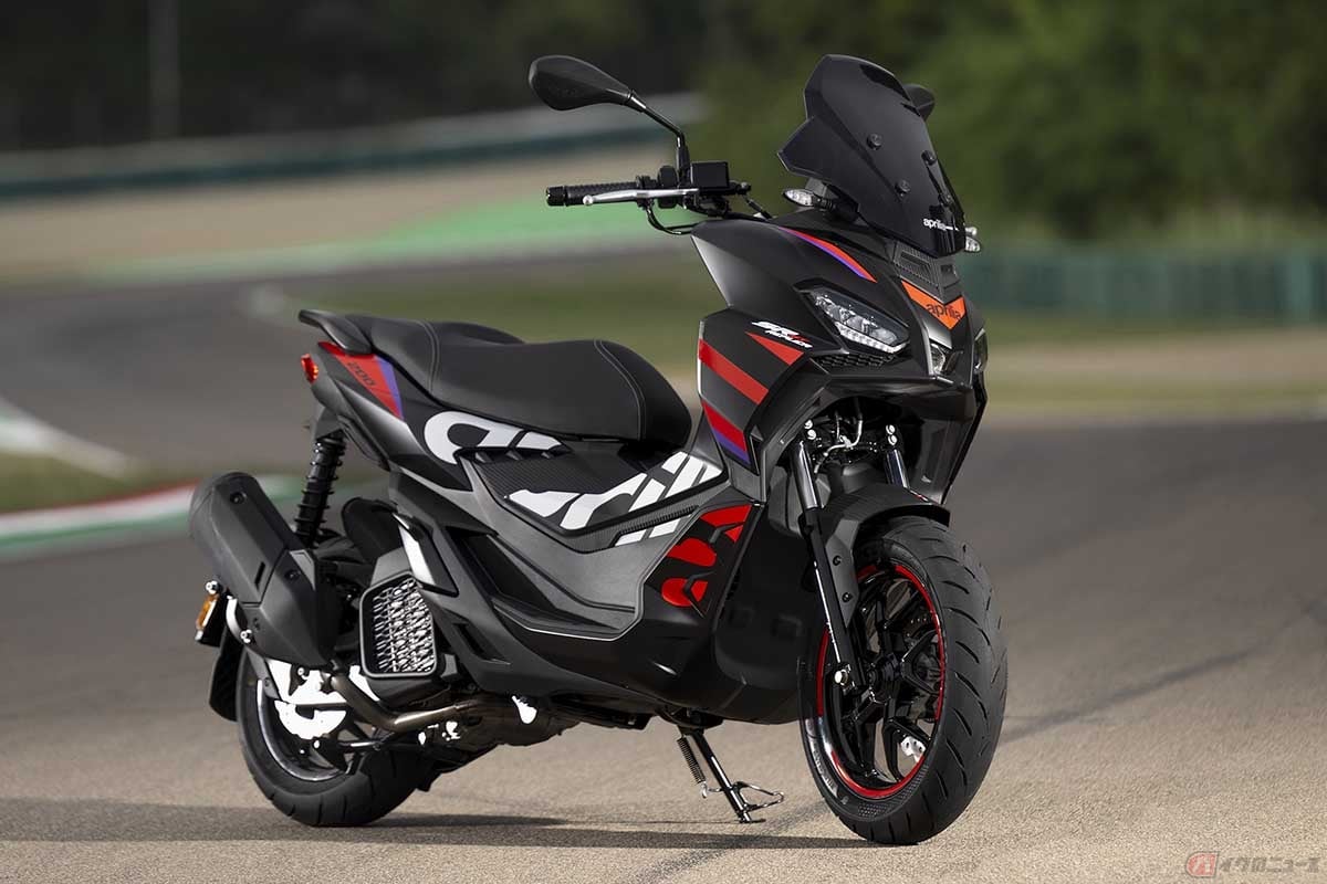 アプリリアのアーバンアドベンチャースクーター「SR GT」の特別仕様車「SR GT REPLICA」