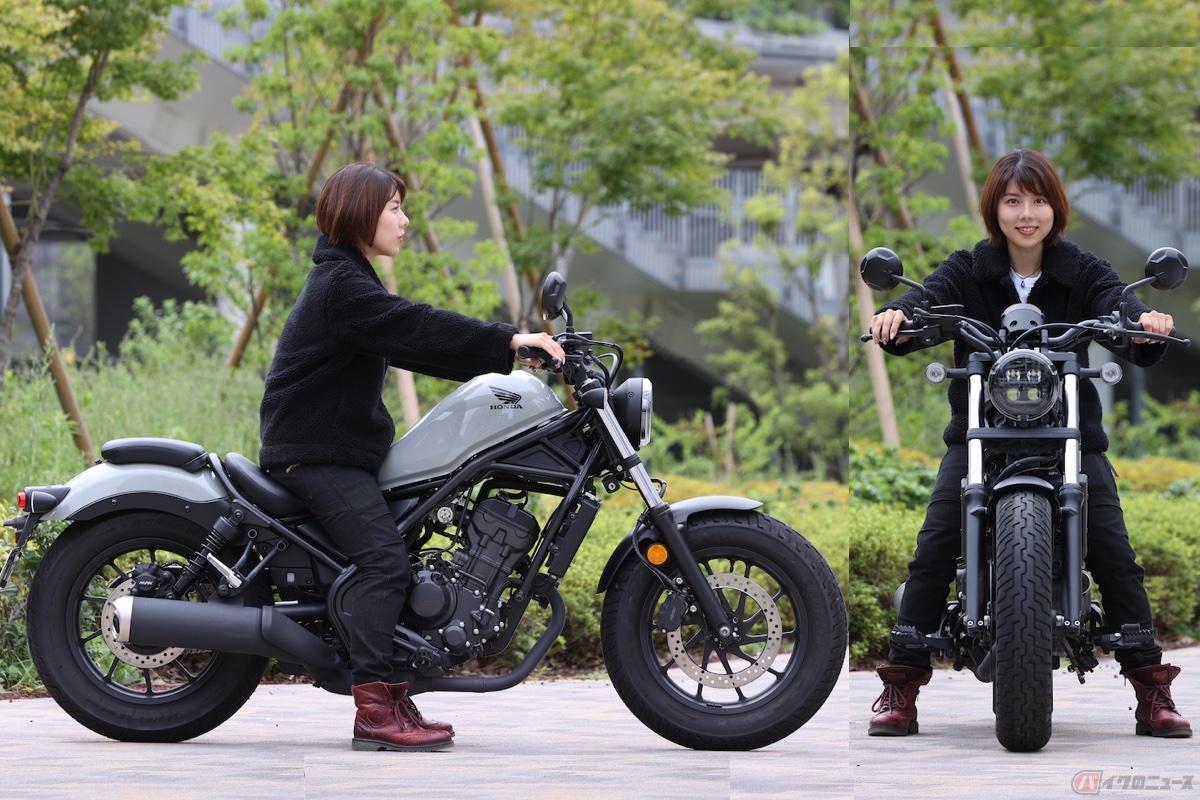 シート高は690mm、身長160cmの私が跨ると膝を曲げて地面にベッタリと両足が着く