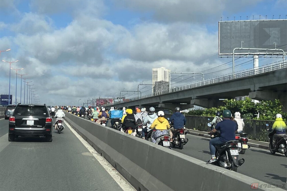 バイクがすぐに壊れるのが当たり前！ベトナムの交通事情は無法地帯