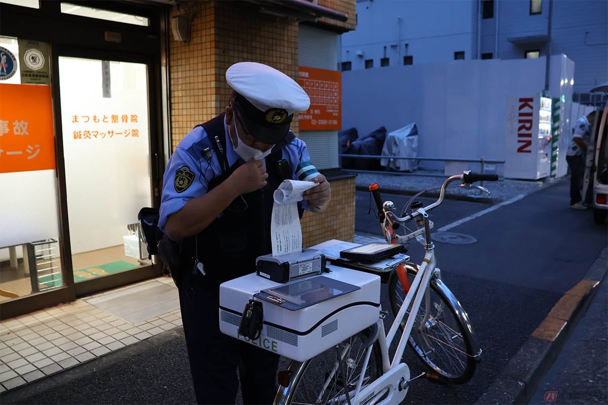 一部の地域交番では自転車がスクーターと似た用途で使用されている