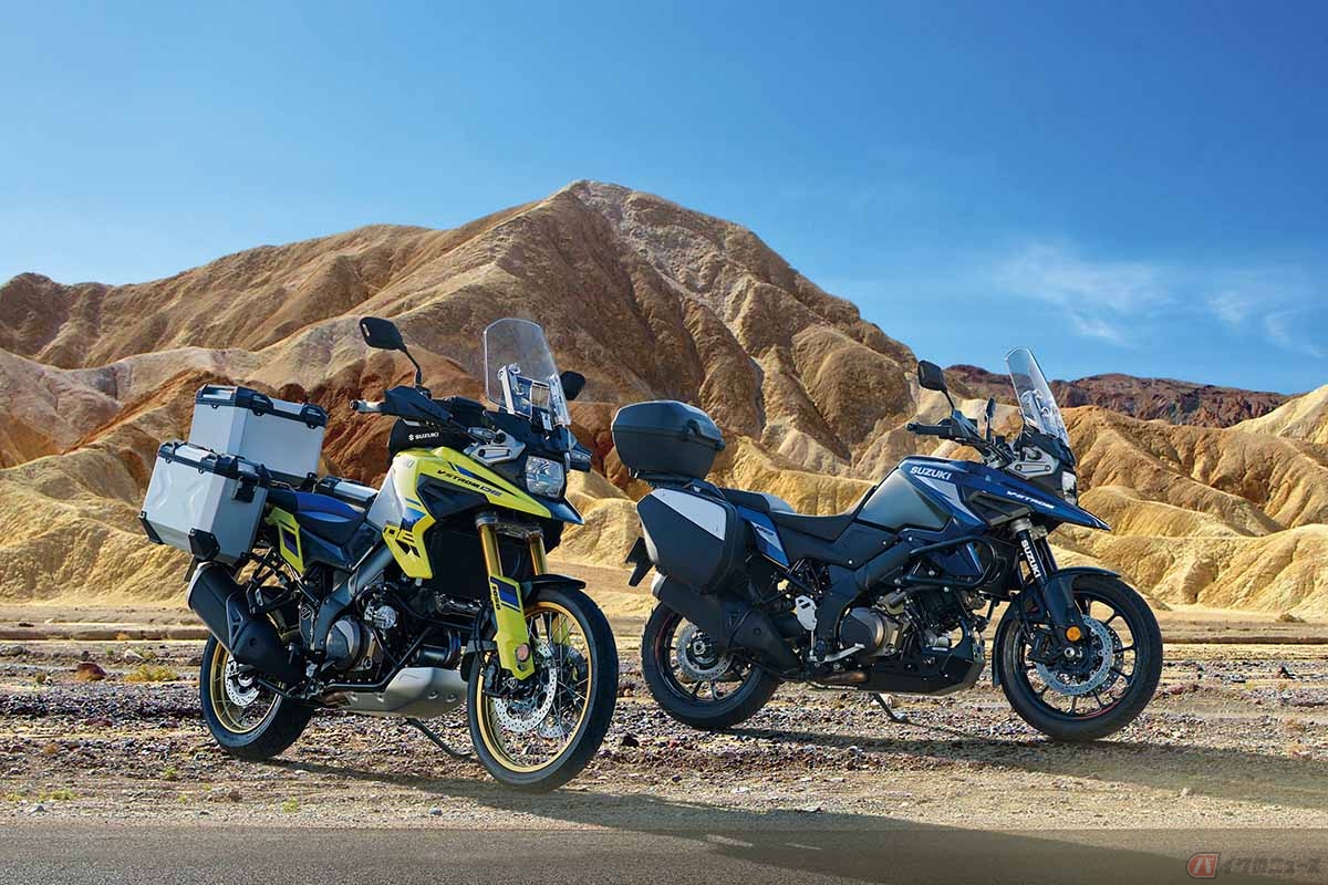 スズキの新型「V-STROM1050」(右)と「V-STROM 1050DE」(左)
