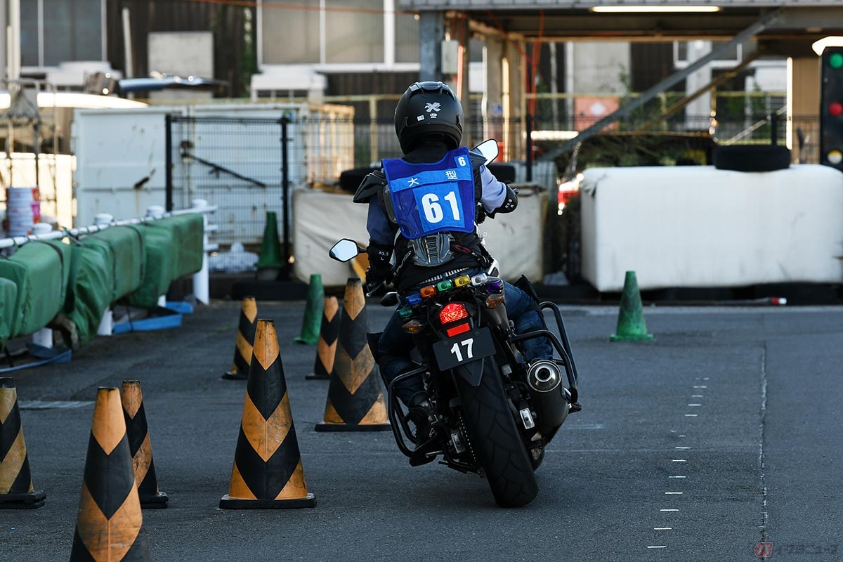 教習所がすいている時期は秋