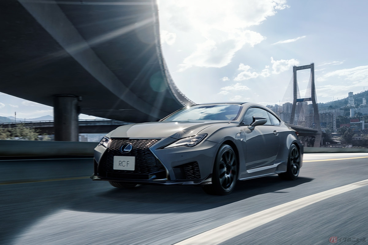 レクサス「RC F Emotional Touring」チタニウムカーバイドグレー