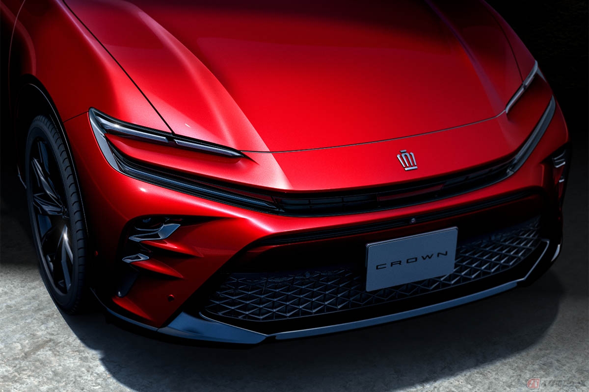 トヨタ新型「クラウン スポーツZ(2.5Lハイブリッド)」エモーショナルレッドⅢ