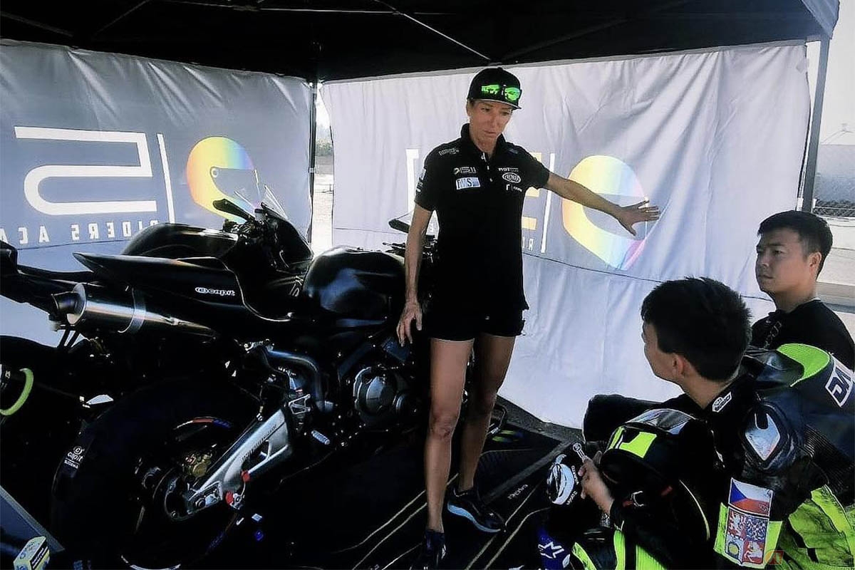 大久保光選手がインストラクターを担当した「511 Riders Experience」スクールでの座学の様子
