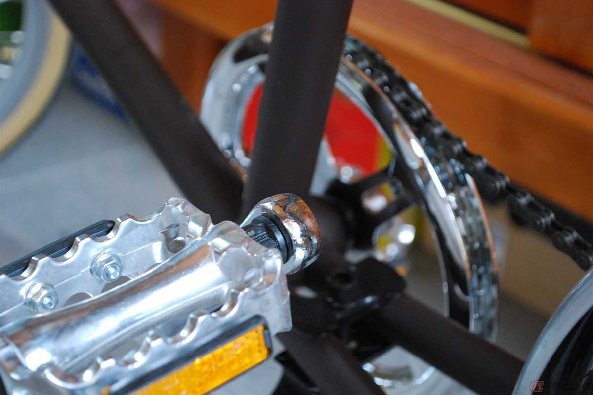 ペダル取り付けの際は左右を確認する