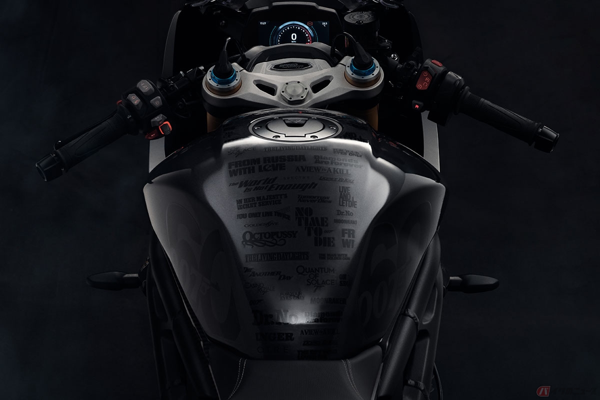 トライアンフ特別仕様車「Speed Triple 1200 RR Bond Edition」