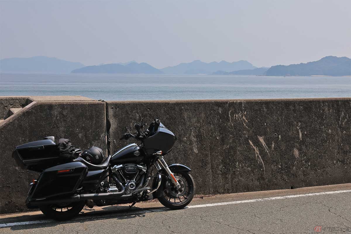 片岡義男の小説に出てくる瀬戸内の島を目指して走ってきた。のどかな海の光景に癒される