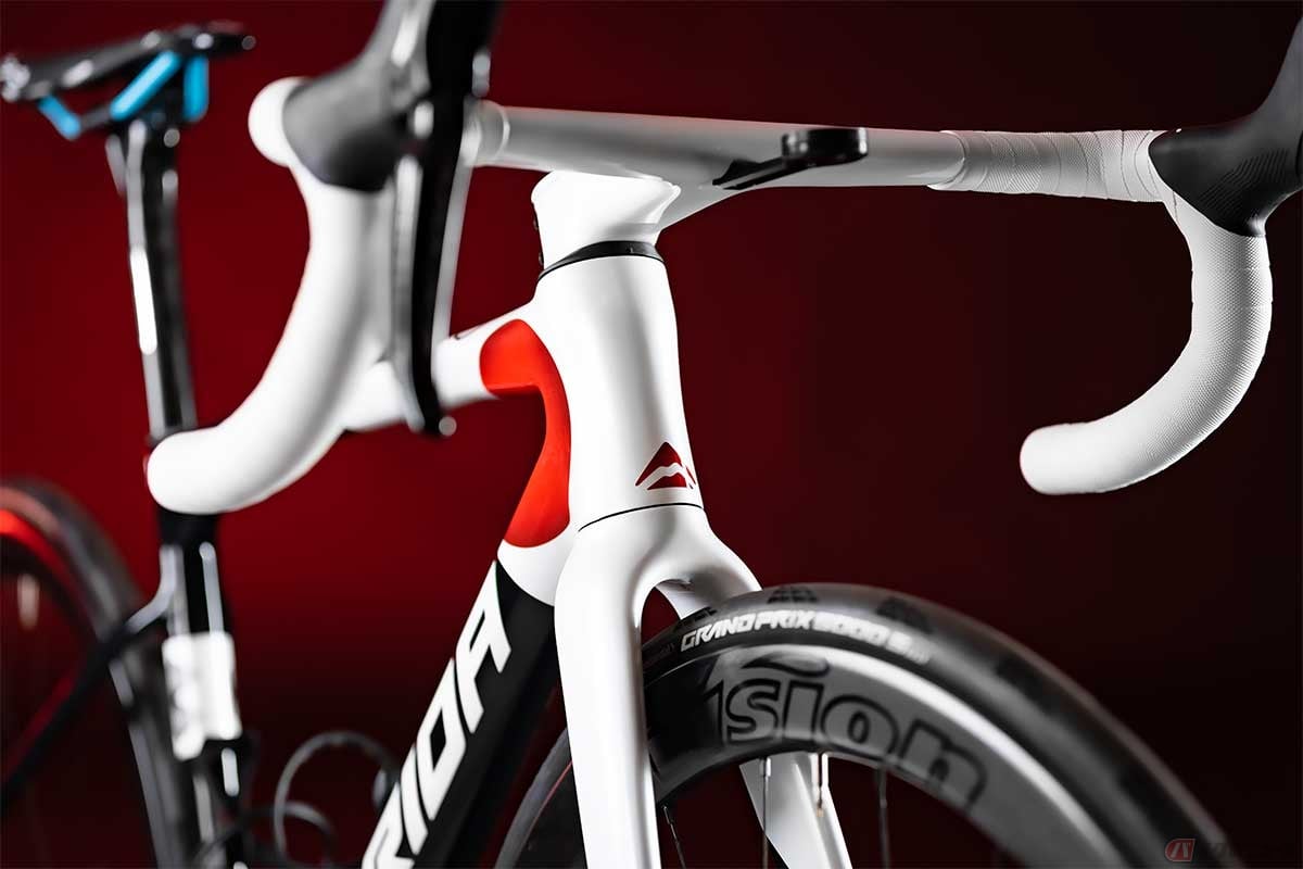 スペシャルペイントが施されたメリダ新型「SCULTURA(スクルトゥーラ)」