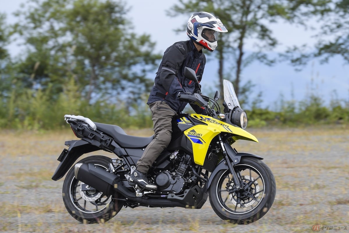 フラットダートなら『Vストローム250』も淡々と走らせることができる