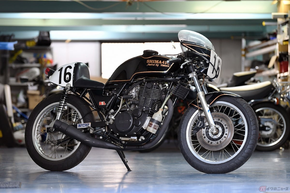 カフェレーサーのレトロなデザインと雰囲気は、他のバイクにはない魅力がある