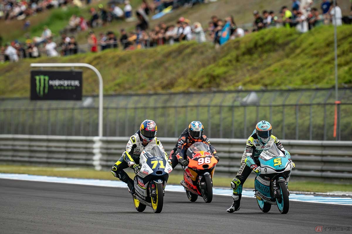 ジャウメ・マシア選手（#5）、佐々木歩夢選手（#71）、ダニエル・オルガド選手（#96）。チャンピオンシップのランキングトップ3がコース上でもトップ争いを展開