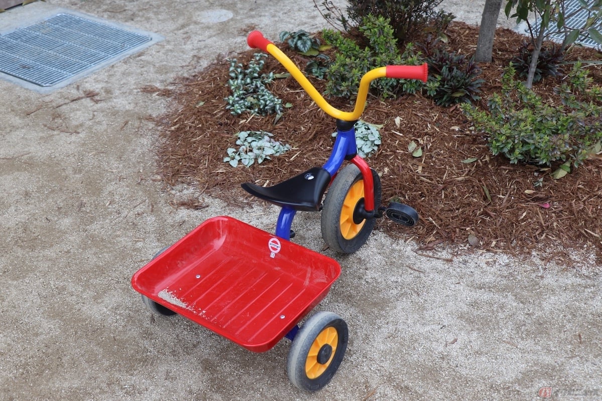 子供用の三輪車
