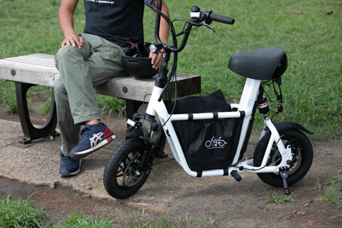SWALLOWの特定小型原付電動バイク「Fiido Q1S」