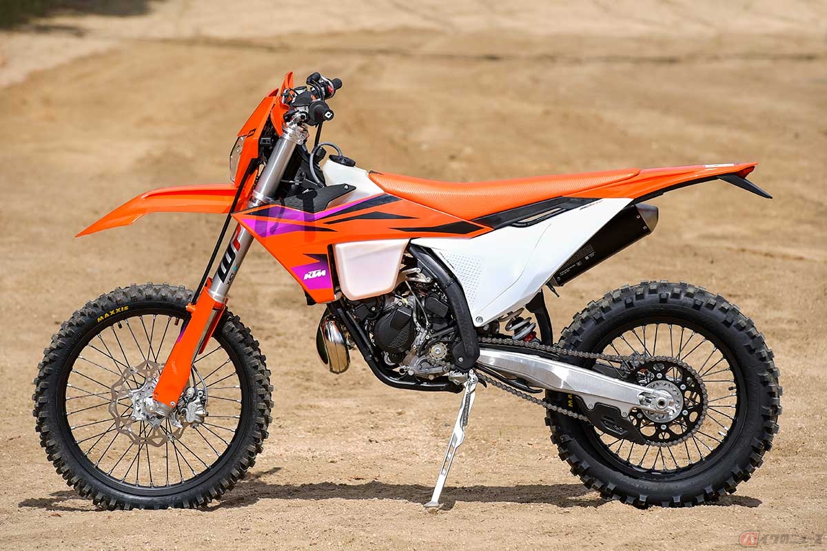 燃料供給方式には新たに「TBI」を採用し、低回転域から高回転域まで、より燃焼効率に優れた混合気を供給する