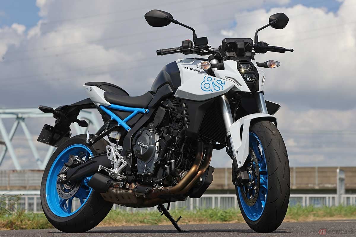 スズキ「GSX-8S」の舵取り角左右は「35°」