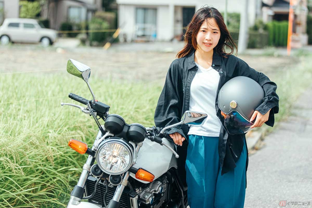 校則で免許取得そのものが禁止されている。時勢に合わせて見直すべきではないか（写真はイメージです）