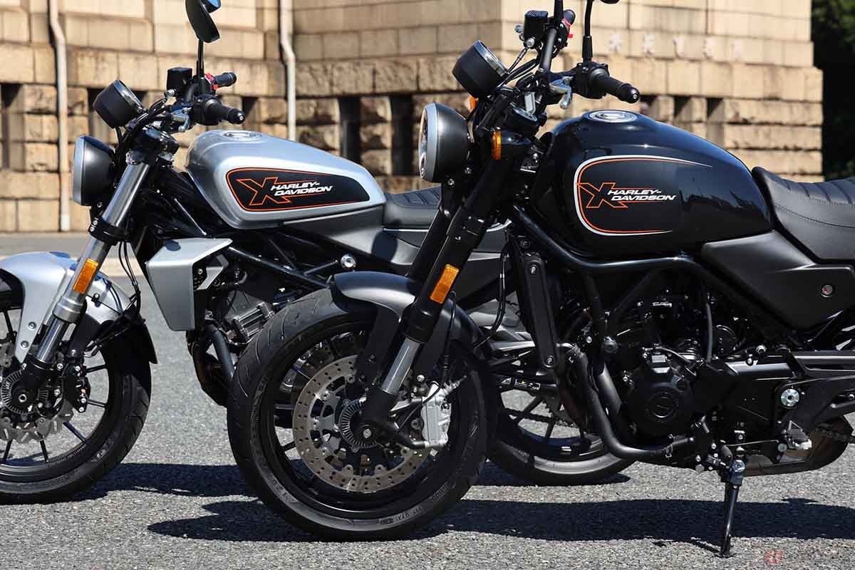 ハーレーダビッドソンの新型モデル「X350」(奥)と「X500」(手前)