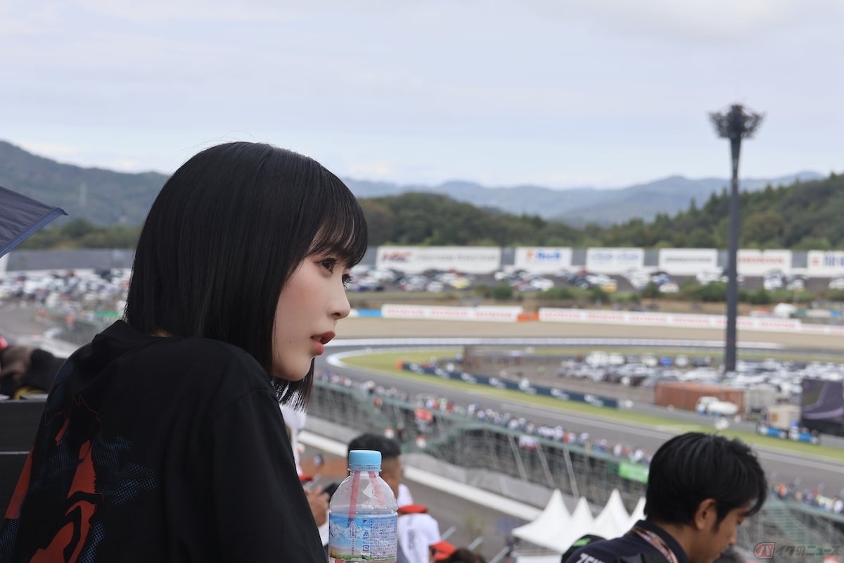 緊張のMotoGP決勝!スタート前の緊張感を実感中