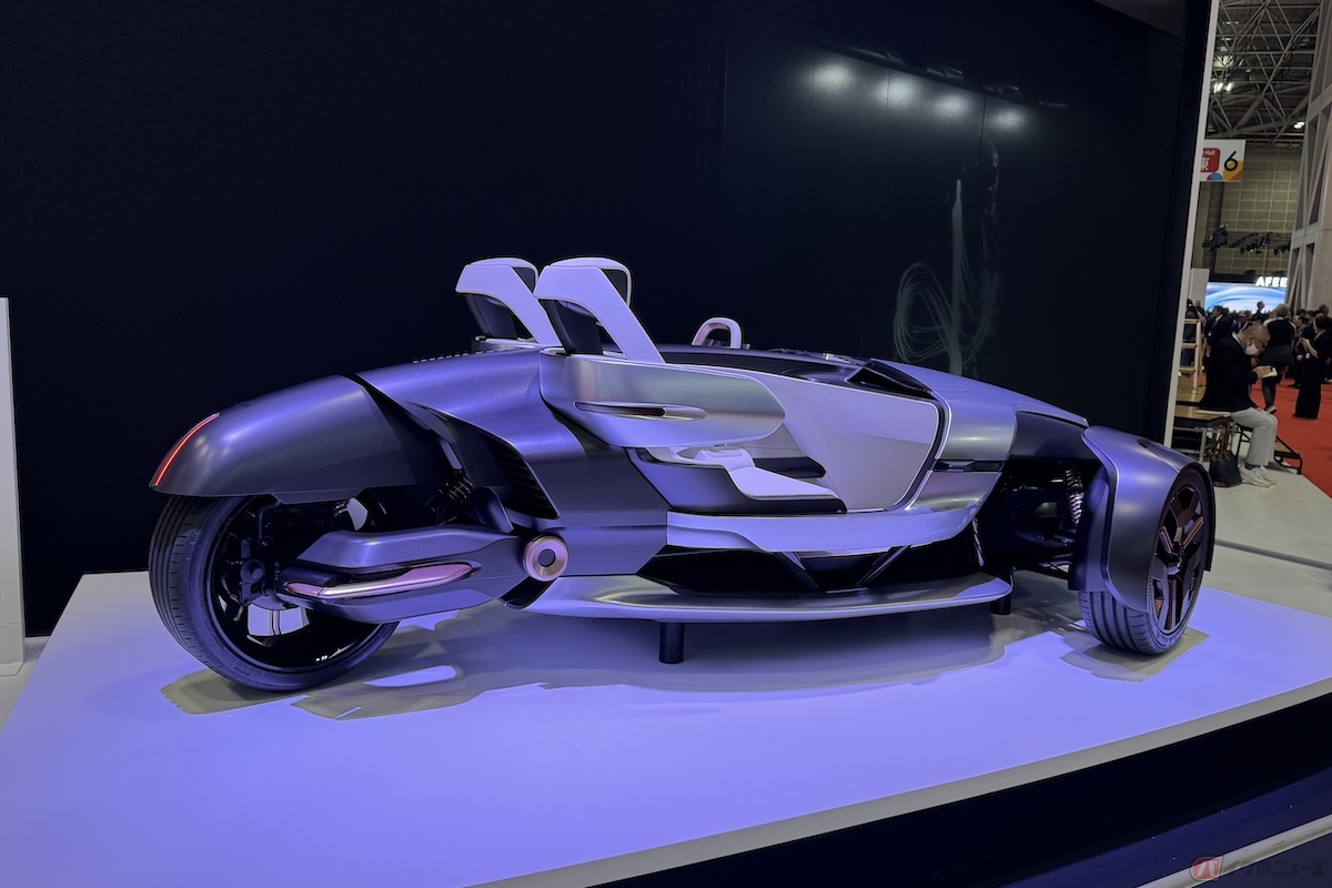3輪パッケージのフルオープンEVのコンセプトモデル「TRICERA」