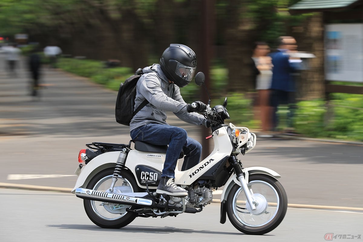 普通自動車免許を取得すると50㏄以下のバイクも運転することができる