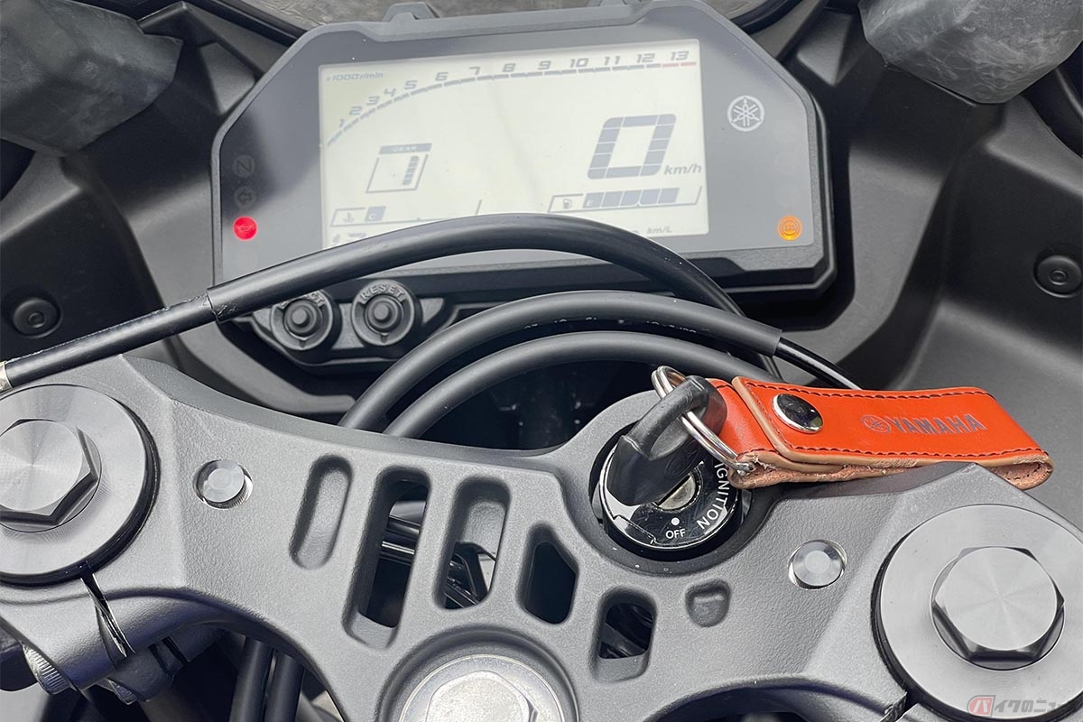 ヤマハ「YZF-R3」2020年モデルのメーター周り