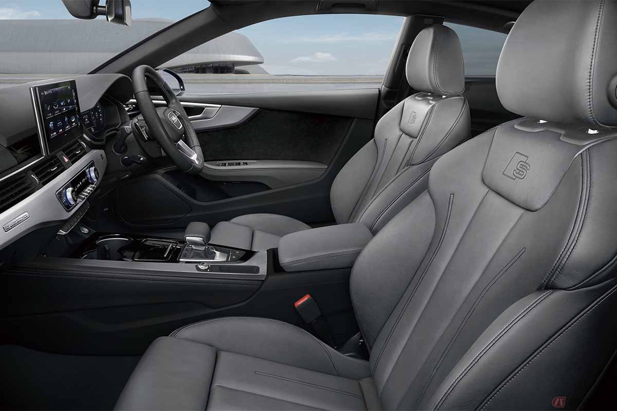 アウディが限定販売を開始した限定車「A5 Sportback S line competition plus」の内装