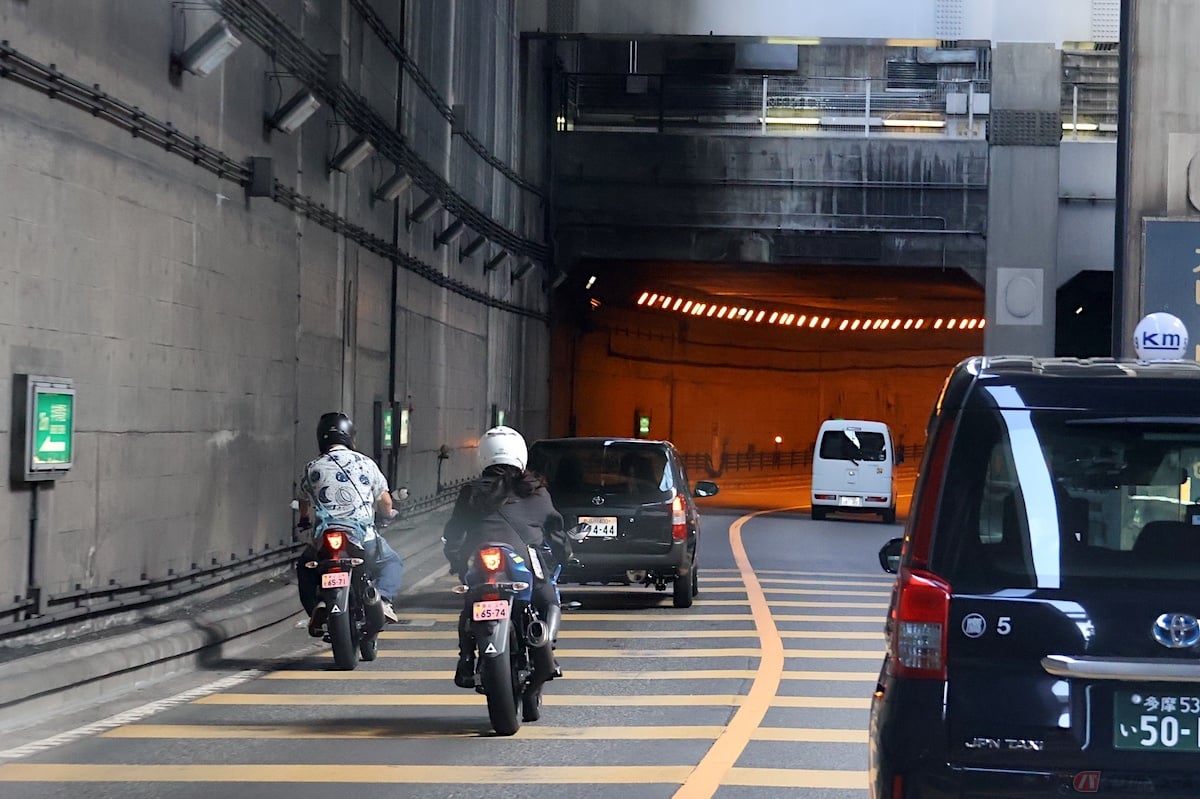 二輪車禁止区間の代表的な例としてあげられるアンダーパス(51㏄以上125cc以下の原付二種は普通自動二輪車の区分)