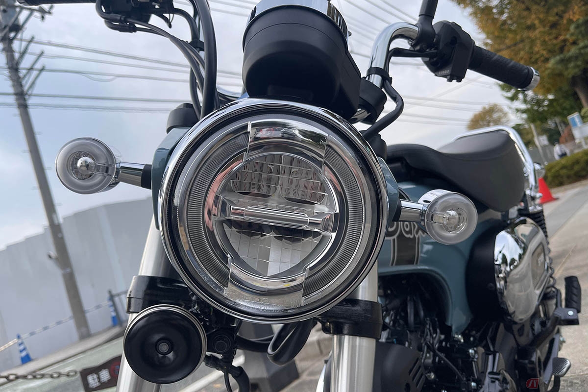 チャーミングなホンダ「ダックス125」の丸目ライト