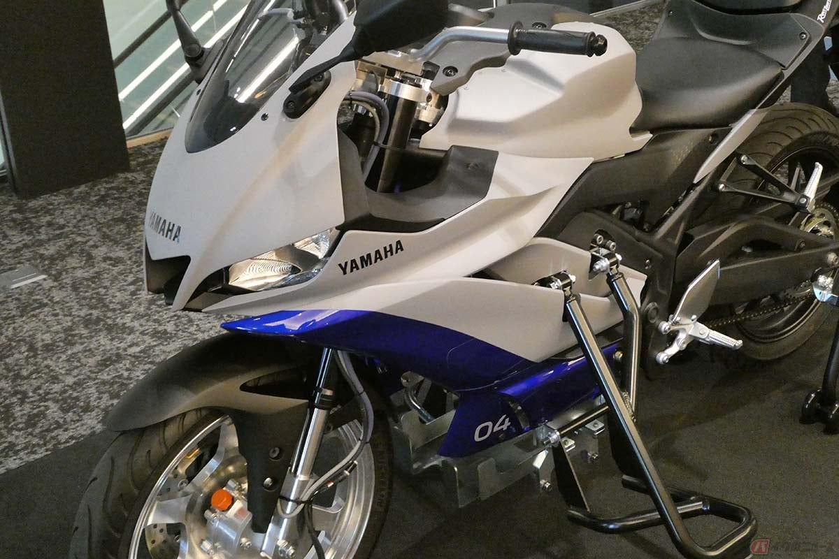 転ばないバイクの登場はすぐそこ ヤマハが新たな安全ビジョンと技術を発表 バイクのニュース 転ばないバイクの登場はすぐそこ ヤマハが新たな安全ビジョンと技術を発表 バイクのニュース