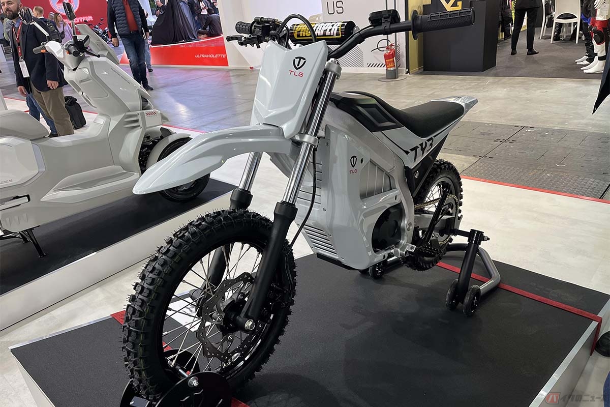 TAILGのブースト電動バイク。ミニモト系はオフロードタイプとモタードタイプがありました。また街乗りのものは写真で見る以上にコンパクトなデザインをしています