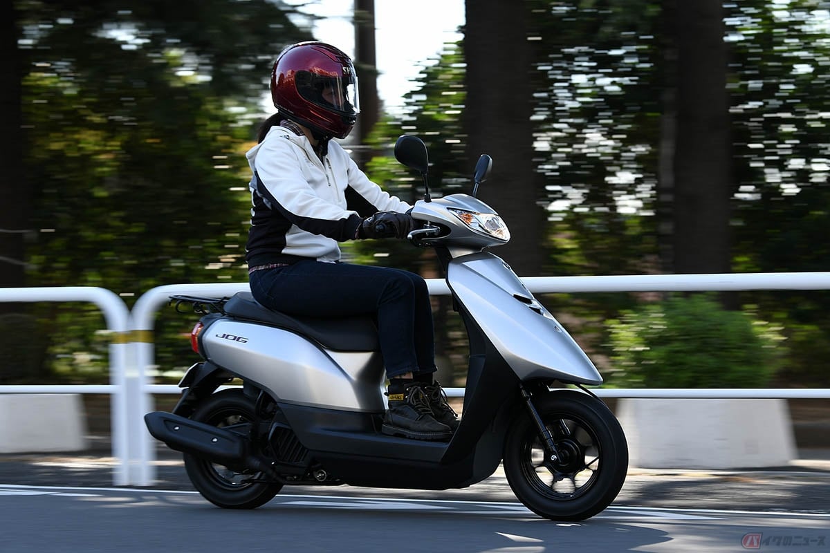 原付バイクでUターンレーンを利用することは違反ではない
