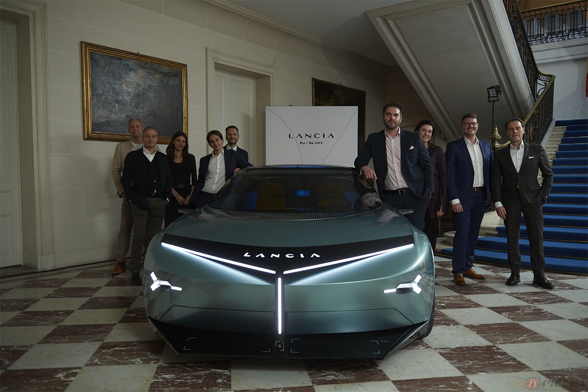 ブリュッセルのイタリア大使公邸公開されたランチア新型「Pu+Ra HPE」とランチアチーム