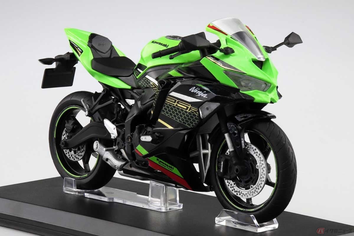 AOSHIMAの1/12スケール完成品バイク「KAWASAKI Ninja ZX-25R ライムグリーン×エボニー」