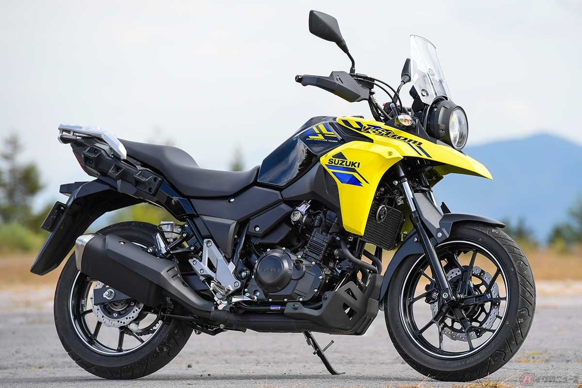 スズキ「V-Strom250(水冷2気筒エンジン)」はしっかり規制を通して生産を継続し、新型の「V-STROM250SX(油冷単気筒エンジン)」と並売する