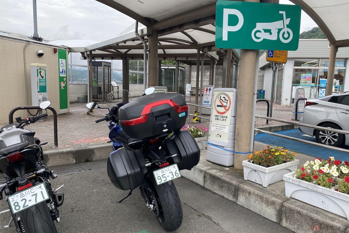 SA、PAという略名でも知られるこうした施設は、トイレに行きたい時や、少し休憩をとりたい時、非常に役に立つ
