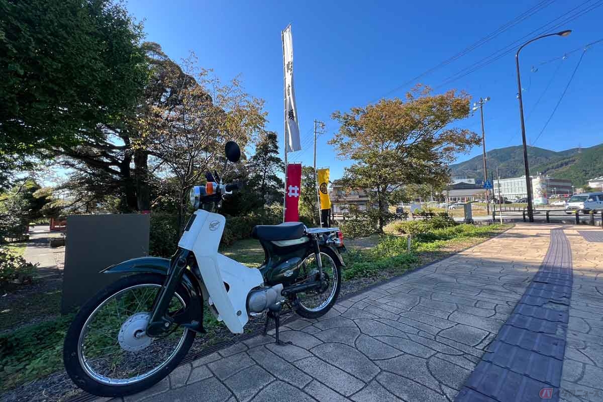 家康の「最後陣地」にほど近い場所、つまり最前線に布陣したのが「赤備え」で有名な井伊直政。“抜け駆け”の発砲により戦の火蓋が切られた。現在の「JR関ケ原駅」付近に整備されている