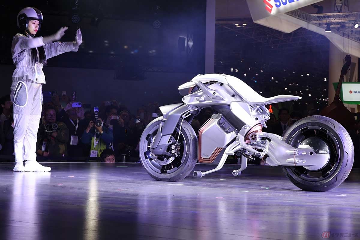 ヤマハ「MOTOROiD2(モトロイド・ツー)」は、「人の新しい感動を生む実証実験機」という位置付け(ジャパンモビリティショー2023)