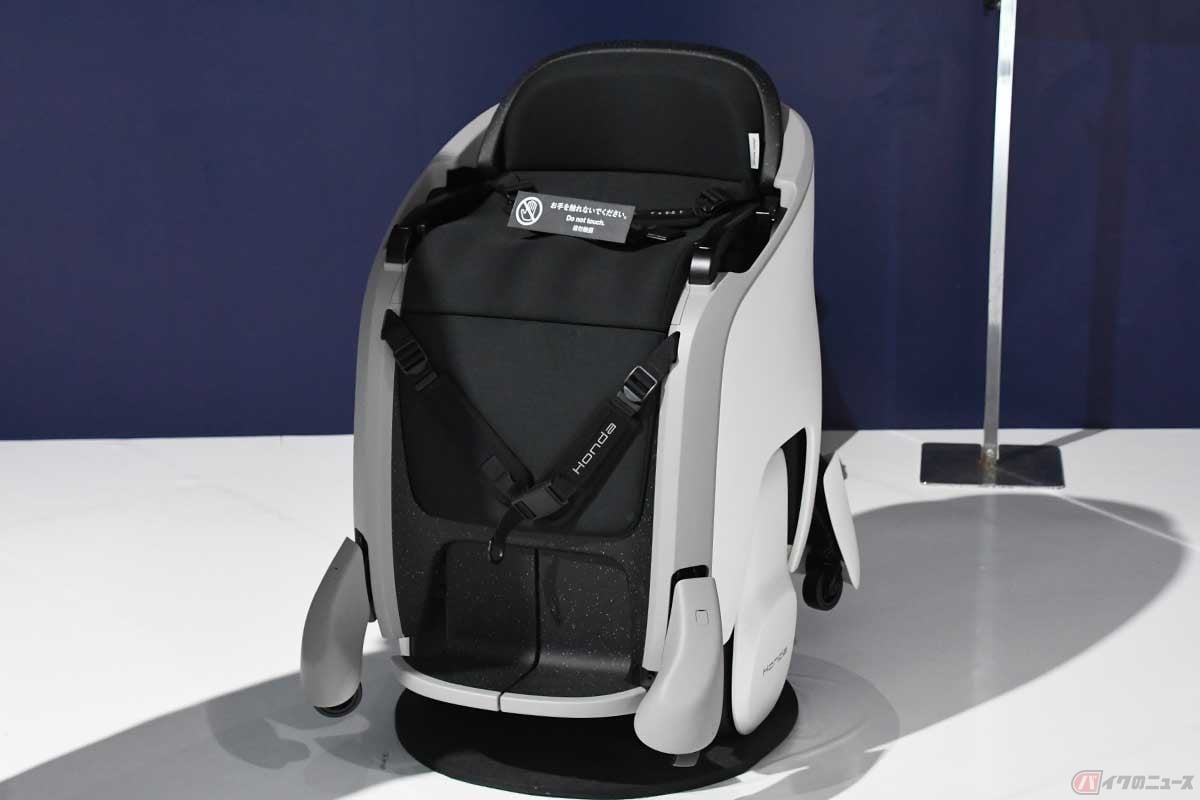 ホンダのモビリティロボット「UNI-ONE(ユニワン)」(ジャパンモビリティショー2023)