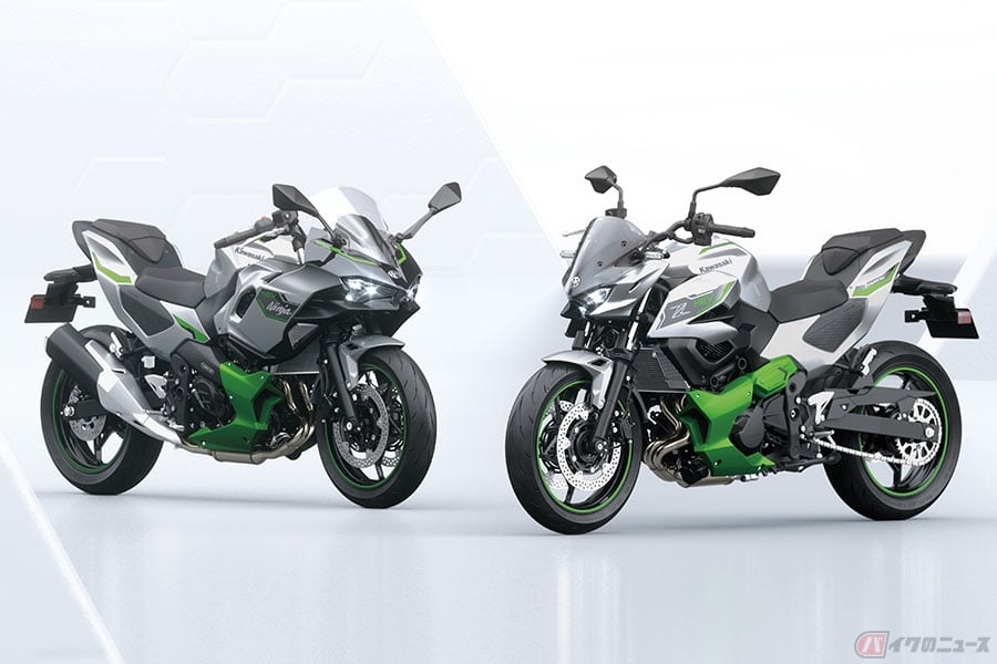 カワサキの新型ストロングハイブリッドモデル「Z7 Hybrid」(右)とフルカウルモデル「Ninja 7 Hybrid」(左)